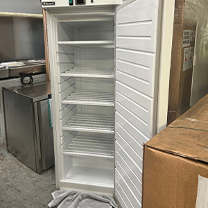 How to defrost a freezer